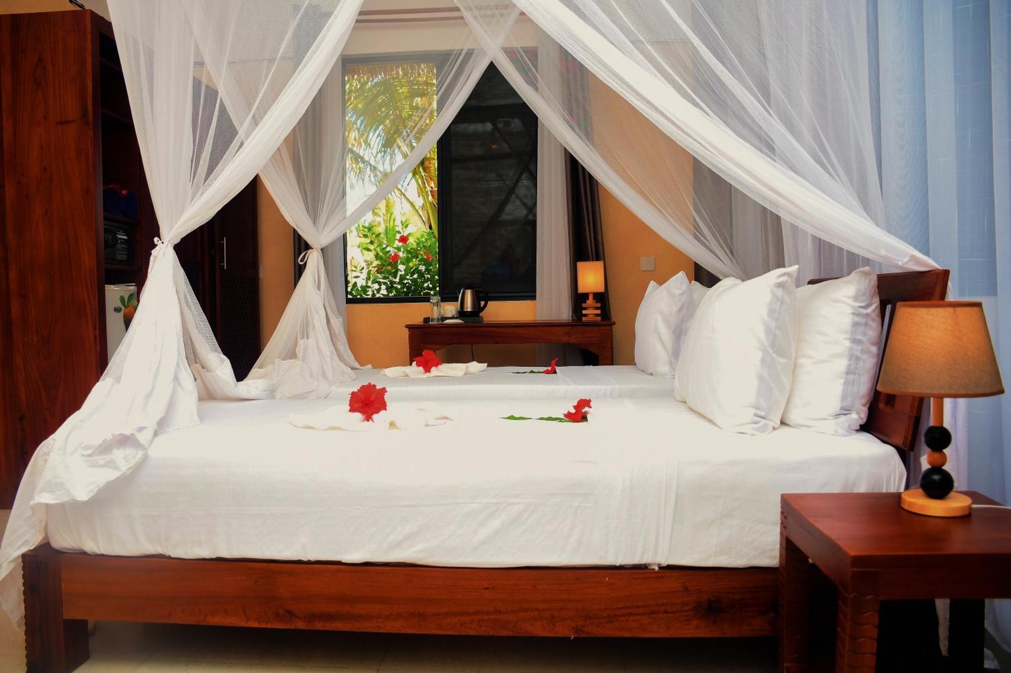 Manolo Beach Resort Uroa Exterior foto
