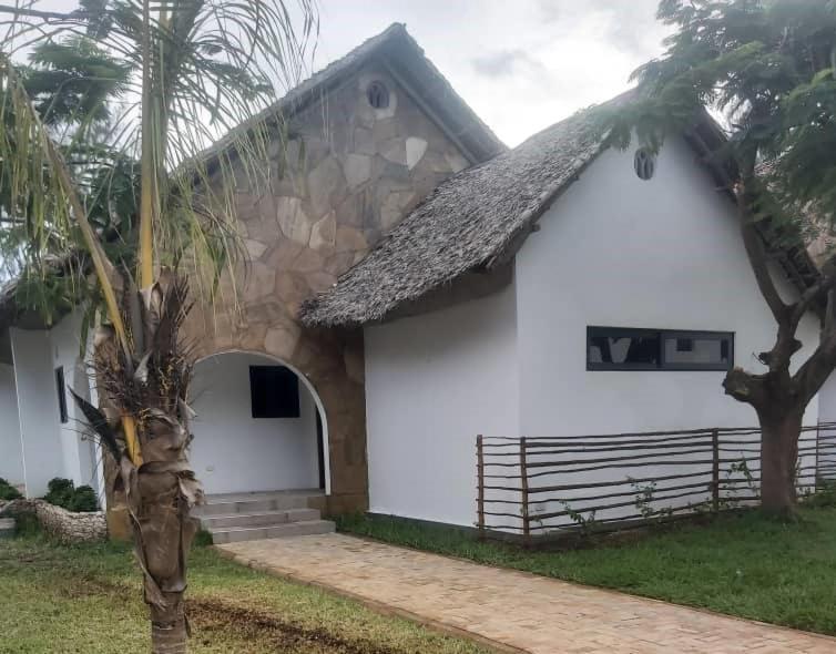 Manolo Beach Resort Uroa Exterior foto